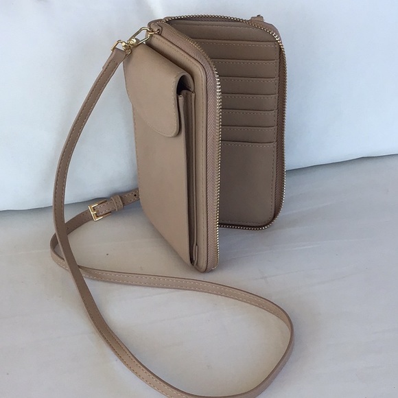 Handbags - Beige Phone Case/Wallet Crossbody NWOT